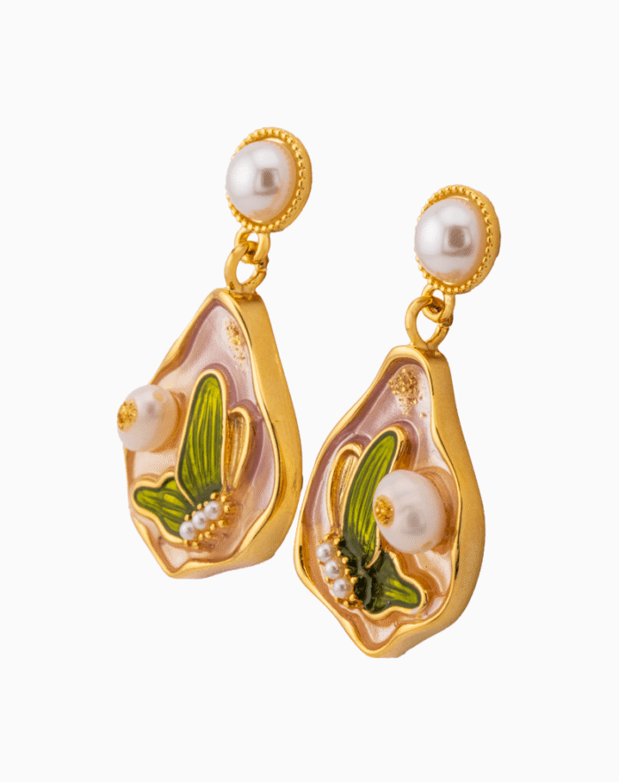 گوشواره آویزی زنانه شوکا مدل برگ میناکاری با مروارید - Image 2