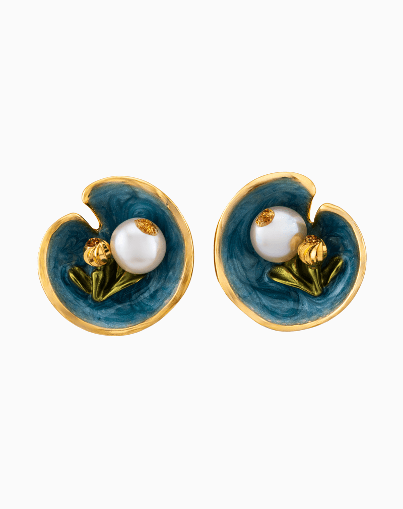EAWGOCXX01000041 Shooka Handmade Water Lily & Pearl Stud Earrings