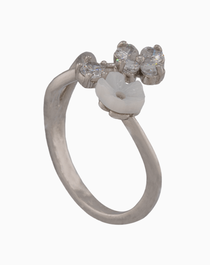 RIWSVCXX01000059-1 shoucka Women's Shell & Crystal Flower Ring | Silver-Tone Adjustable