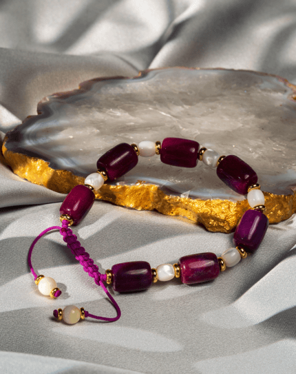 دستبند زنانه با یشم سرخابی و صدف