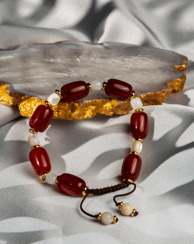 Women’s Red Agate and Shell Beaded Bracelet