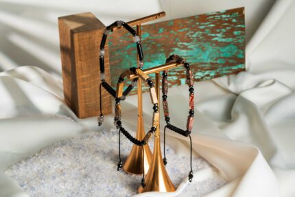 کالکشن دستبند سنگی بند کشویی شوکا | طراحی فاخر و دست‌ساز