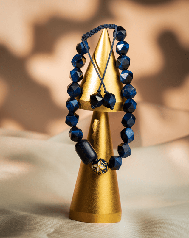 دستبند زنانه شوکا مدل آبی تیره مینیمال بند کشویی