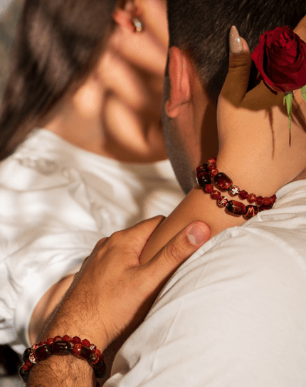 ست دستبند زنانه و مردانه شوکا | هدیه زوج با مهره‌های قرمز عمیق