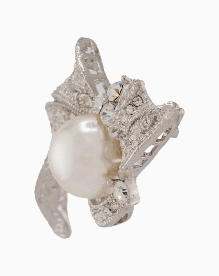 سنجاق سینه (گل سینه) روبانی زنانه با مروارید و کریستال با نمای مایل