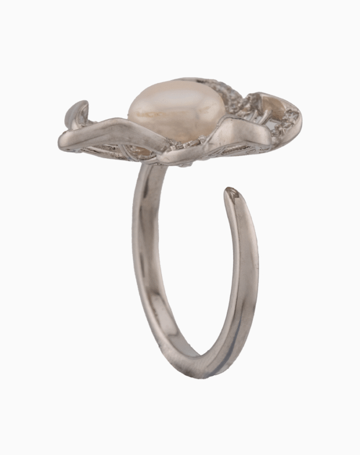 Women’s Pearl & Crystal Flower Ring