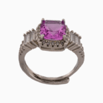 انگشتر مجلسی زنانه با کریستال سرخابی نمای مایل