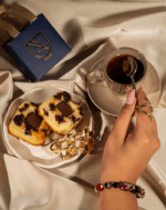 دستبند زنانه شوکا مدل مروارید و سنگهای قرمز و مشکی لوکس