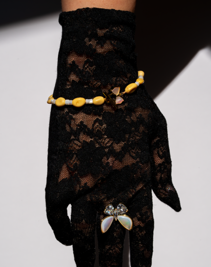 دستبند زنانه اونتورین و صدف شوکا