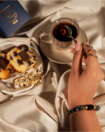 دستبند زنانه شوکا مدل سبز زمردی و مشکی لوکس