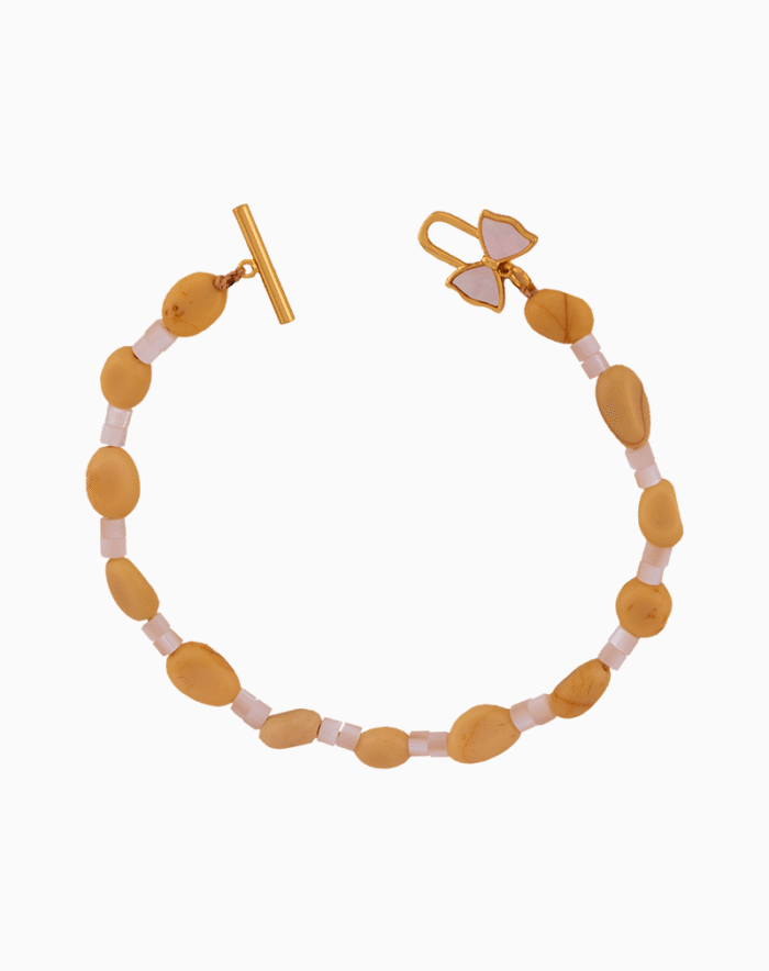 دستبند زنانه اونتورین و صدف شوکا