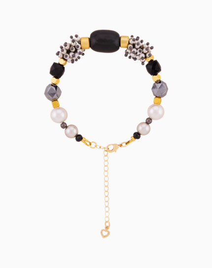 دستبند زنانه شوکا مدل حدید و مروارید طلایی دست‌ساز