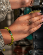 دستبند زنانه مهره‌ای سبز با مهره تزئینی  شوکا - Image 2