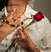 خرید ست زنانه «مهتاب کهربایی» شوکا | عقیق طبیعی و مروارید کرمی