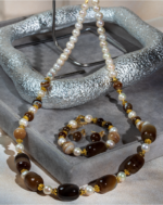 خرید ست زنانه «آفاق کهربایی» شوکا | عقیق قهوهای و مروارید کرمی