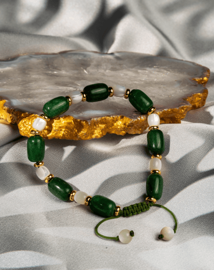 دستبند مردانه یشم سبز با تزئینات طلایی | طراحی ساده و دست‌ساز | شوکا