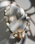 دستبند زنانه هائولیت سفید شوکا