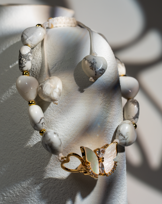 دستبند زنانه هائولیت سفید شوکا