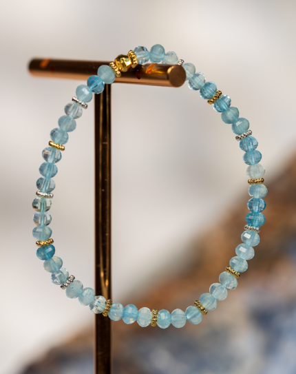 دستبند زنانه آکومارین آبی