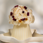 دستبند زنانه صدف و گارنت زرشکی سفید