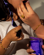 دستبند نوجوانانه آمیتیست و کوارتز با یراق طلایی