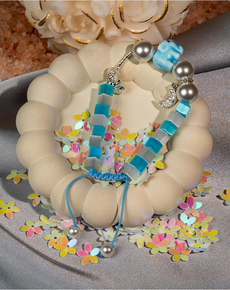 دستبند نوجوان شوکا با مروارید مصنوعی و آویز ماه 1 دستبند نوجوان شوکا با مروارید مصنوعی و آویز ماه 1