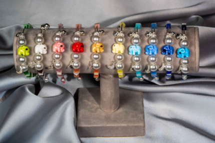 دستبند نوجوان شوکا با مروارید مصنوعی و آویز ماه 7