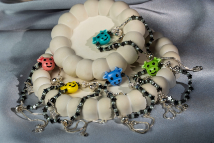 دستبند بچگانه شوکا مدل ستاره لبخند با حدید و مروارید مصنوعی 3