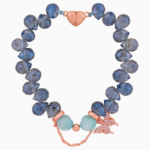 دستبند زنانه شوکا با سنگ آمازونیت و کریستال آبی، آویز خرس مسی، طراحی دست‌ساز و ترندی.