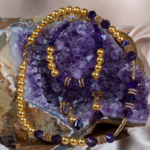 ست آمتیست سلطنتی شوکا با آمتیست طبیعی، آمتیست رویال و مروارید کرمی، انتخابی باشکوه و لوکس برای استایل‌های خاص، مجلسی و هدیه‌های به‌یادماندنی.